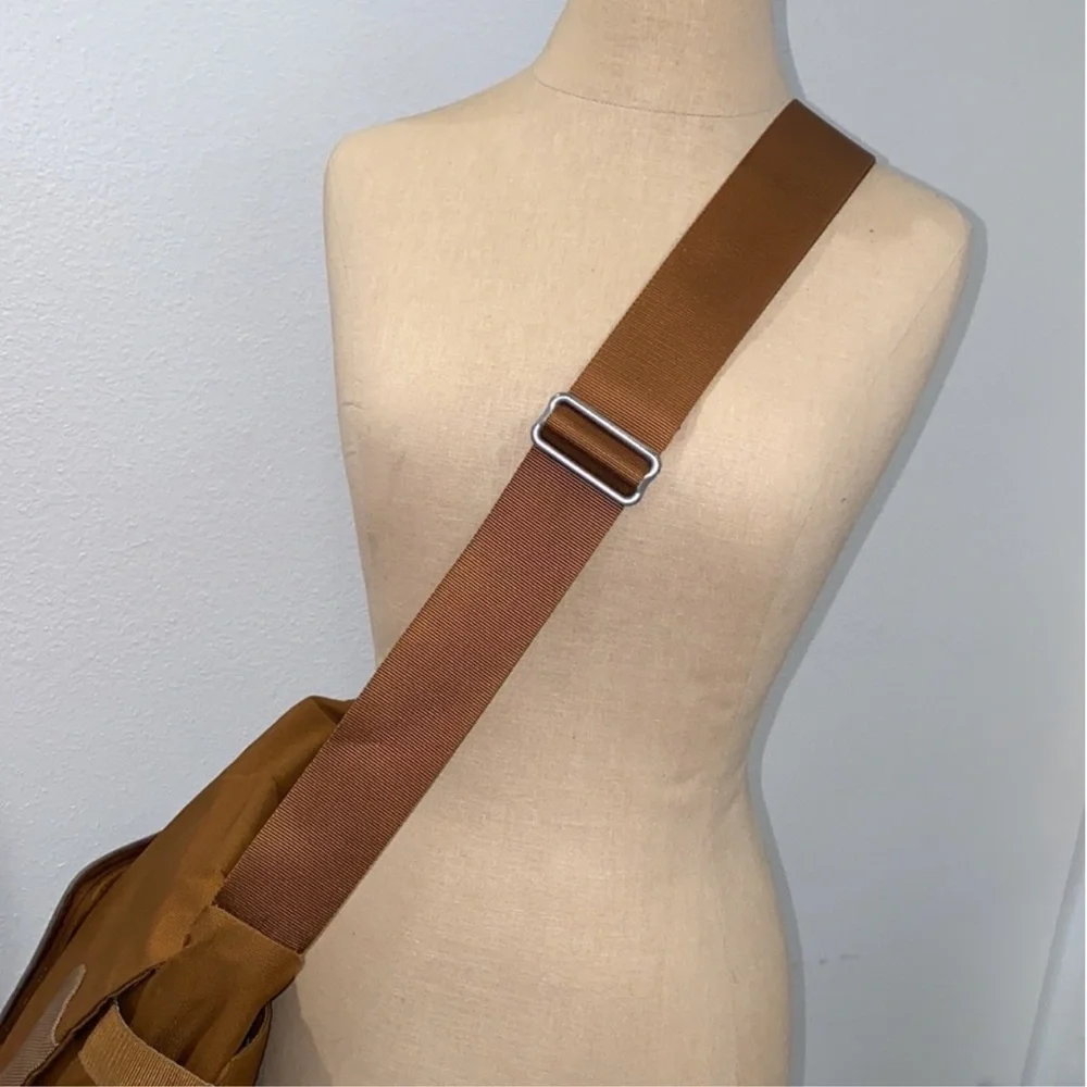 authentic T-Tech by Tumi signature messenger bag